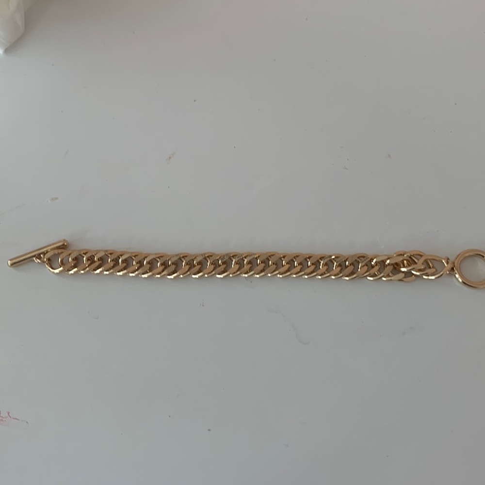 Gold bracelet from Gucci